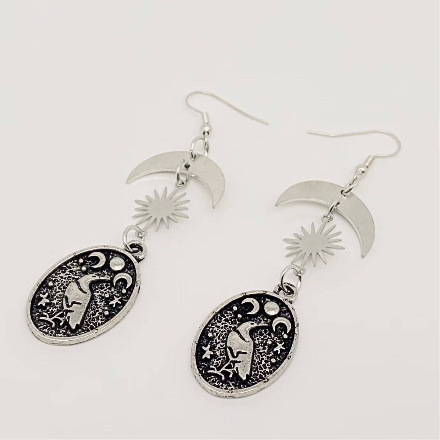 Dark Crow Pattern Pendant Star Moon Earring